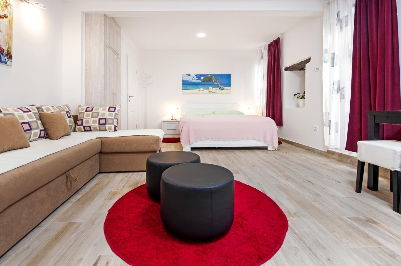 La Svalba Rooms & Studios Rovinj Exterior photo